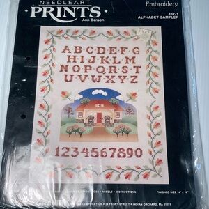 1986 Janlynn embroidery‎ Alphabet Sampler 67-1 Ann Bensen designed. 14 x 18 G1